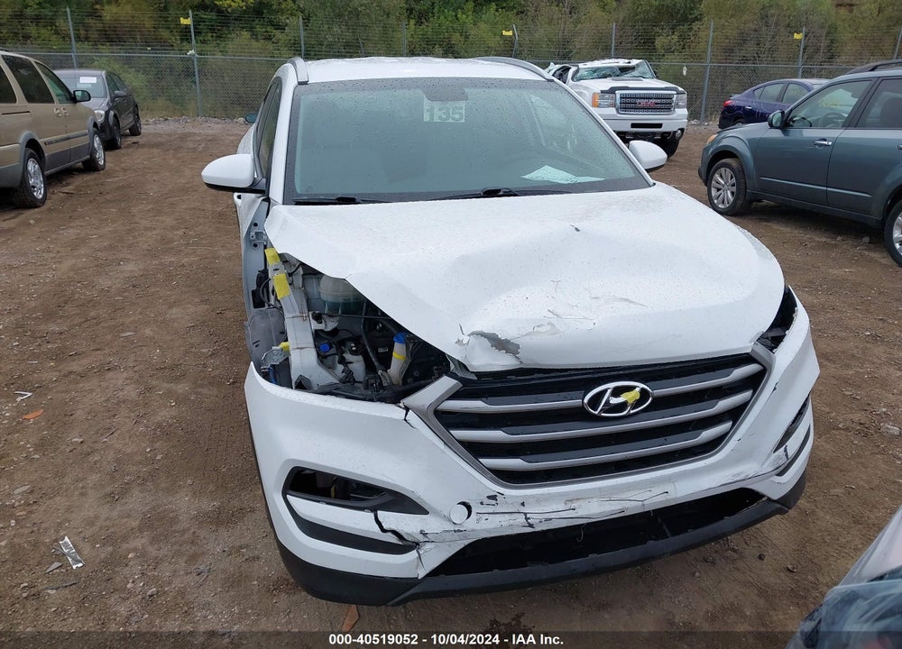 2017 HYUNDAI TUCSON SE VIN: KM8J3CA40HU484105