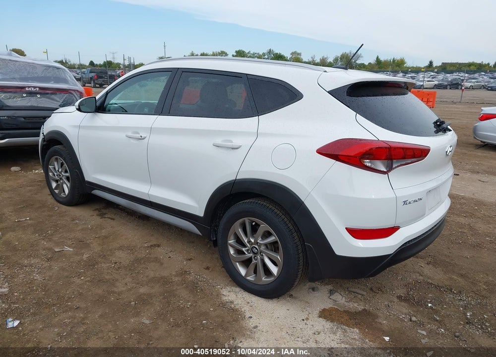 2017 HYUNDAI TUCSON SE VIN: KM8J3CA40HU484105