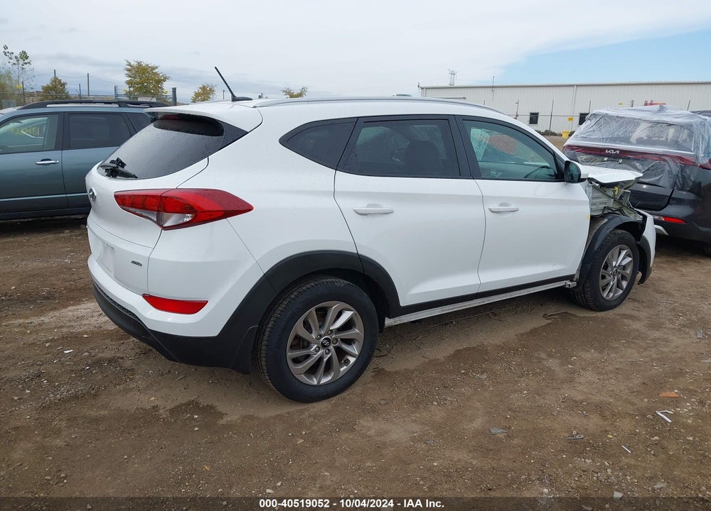 2017 HYUNDAI TUCSON SE VIN: KM8J3CA40HU484105