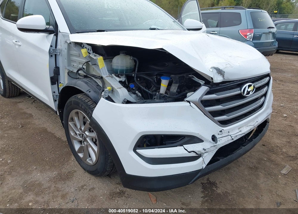 2017 HYUNDAI TUCSON SE VIN: KM8J3CA40HU484105