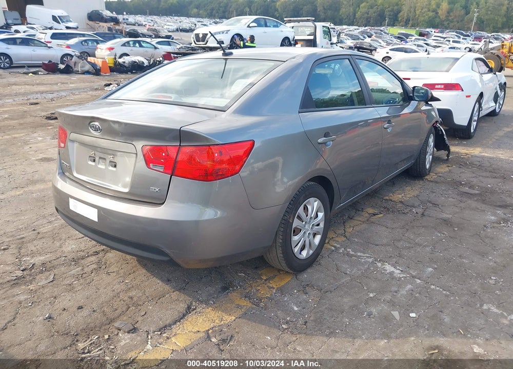 2011 KIA FORTE EX VIN: KNAFU4A24B5444913