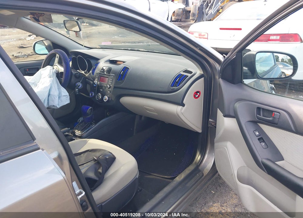 2011 KIA FORTE EX VIN: KNAFU4A24B5444913