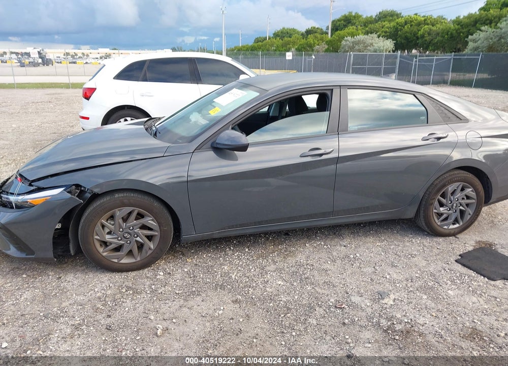2024 HYUNDAI ELANTRA SEL VIN: KMHLM4DG2RU681604
