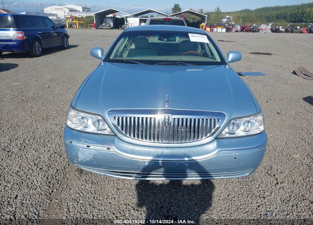 2007 LINCOLN TOWN CAR SIGNATURE LIMITED VIN: 1LNHM82V37Y603062