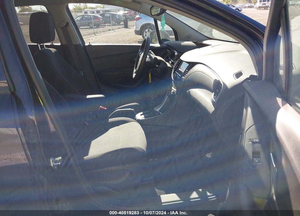 2019 CHEVROLET TRAX LS VIN: 3GNCJNSB9KL261503