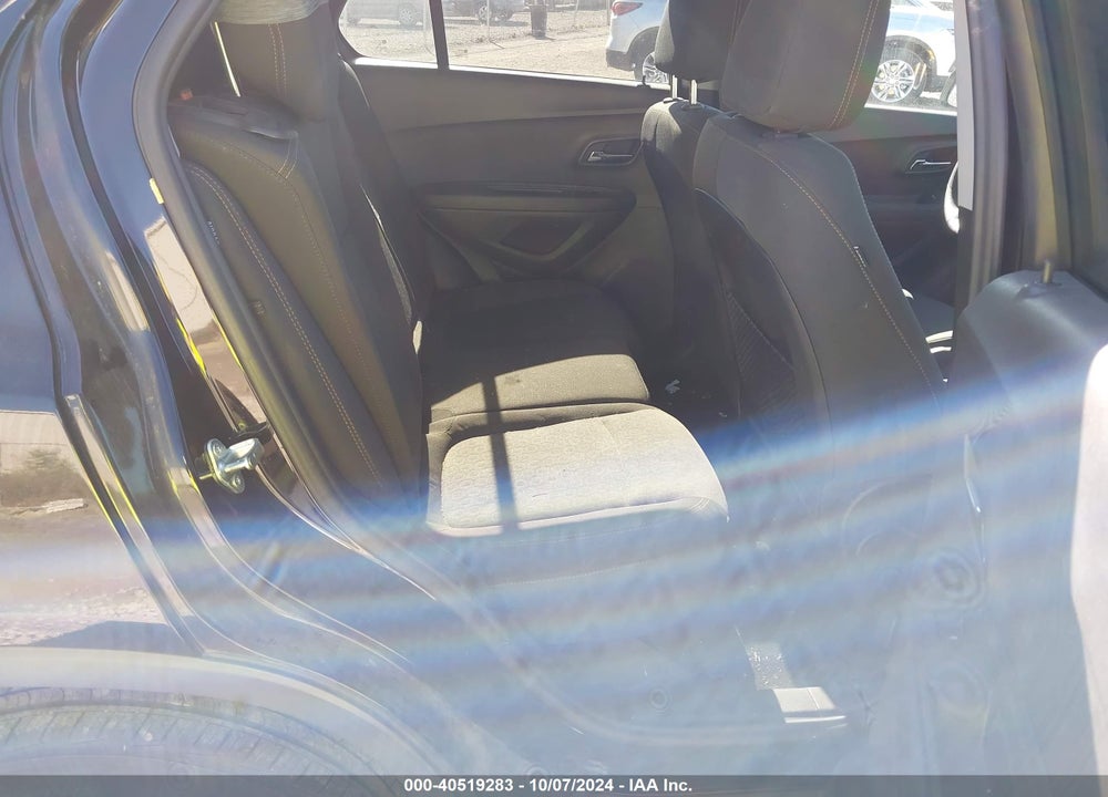 2019 CHEVROLET TRAX LS VIN: 3GNCJNSB9KL261503