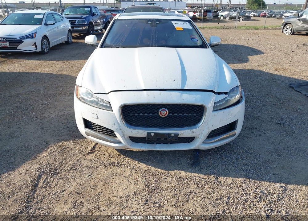 2018 JAGUAR XF 25T PREMIUM VIN: SAJBD4FX9JCY59338