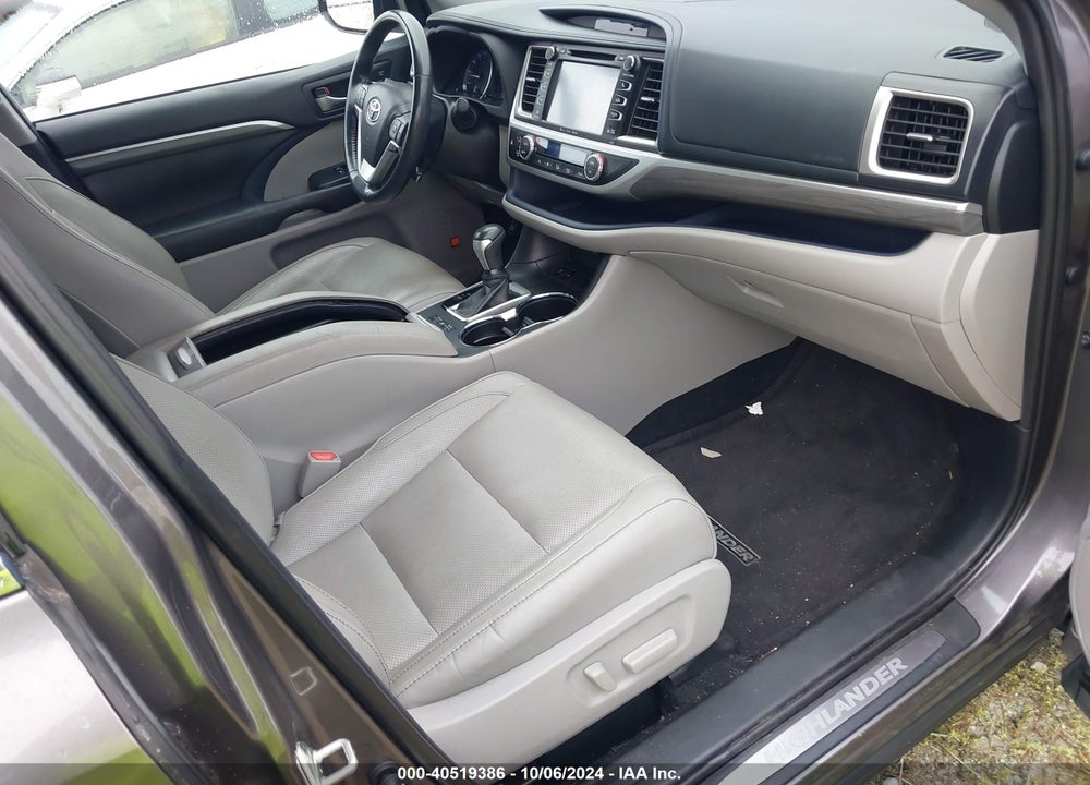 2019 TOYOTA HIGHLANDER LIMITED/PLATINUM VIN: 5TDYZRFH5KS310395
