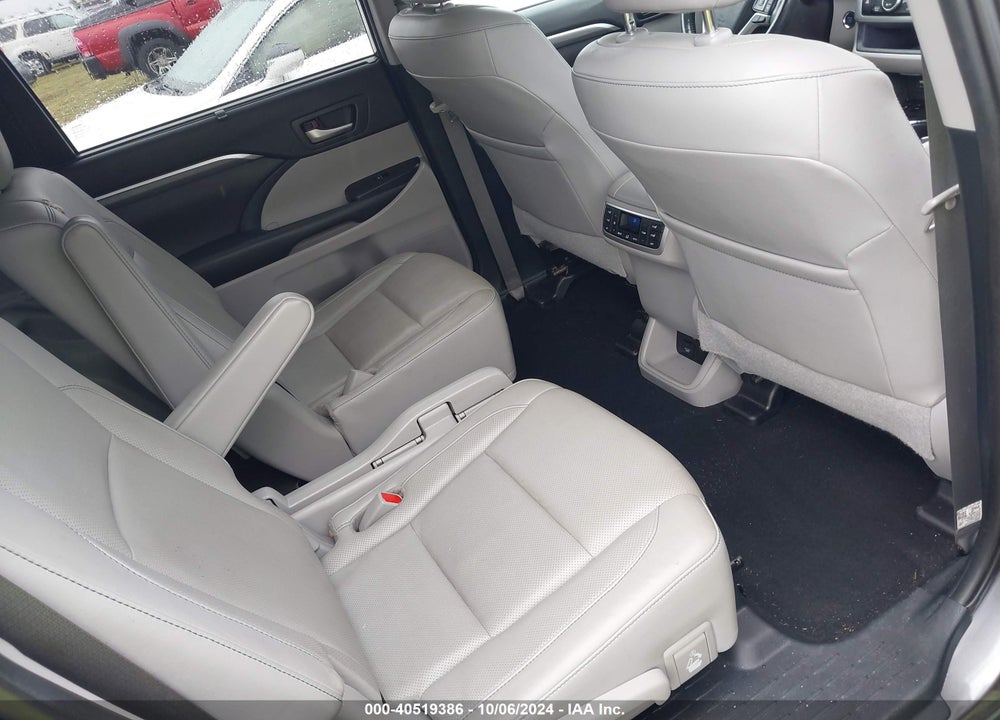 2019 TOYOTA HIGHLANDER LIMITED/PLATINUM VIN: 5TDYZRFH5KS310395
