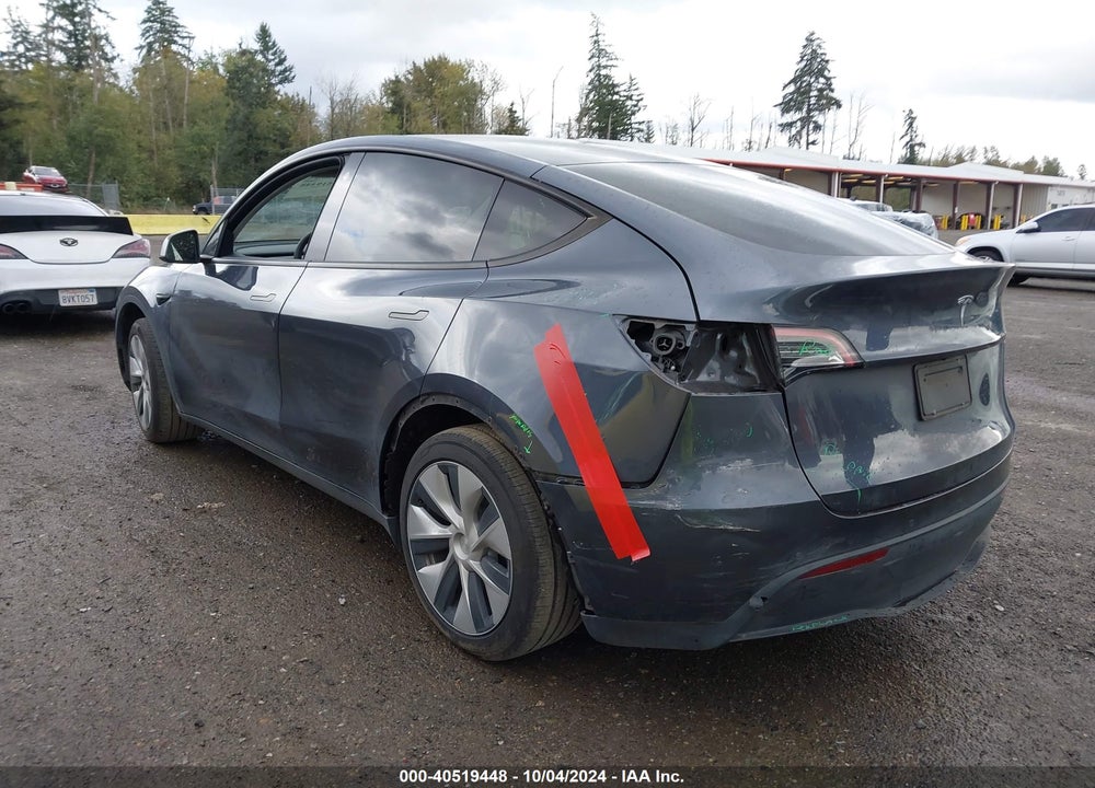 2021 TESLA MODEL Y STANDARD RANGE REAR-WHEEL DRIVE VIN: 5YJYGDED0MF106148