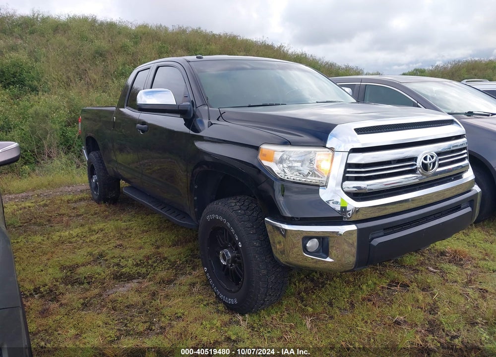 2017 TOYOTA TUNDRA SR5 5.7L V8 VIN: 5TFUW5F10HX614658