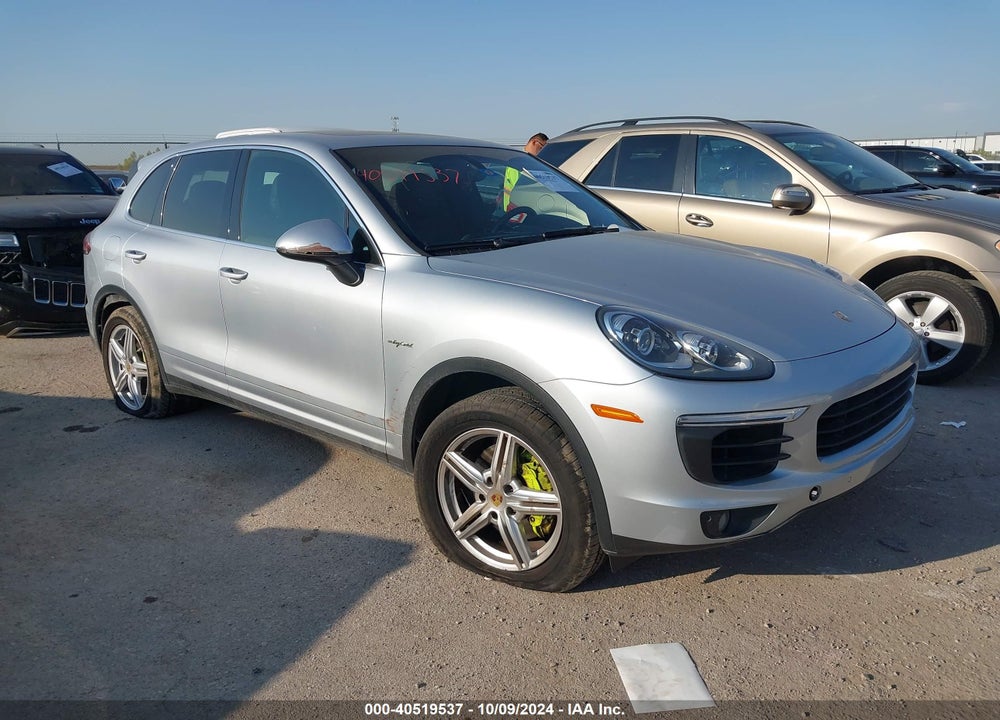 2016 PORSCHE CAYENNE E-HYBRID S VIN: WP1AE2A26GLA62401