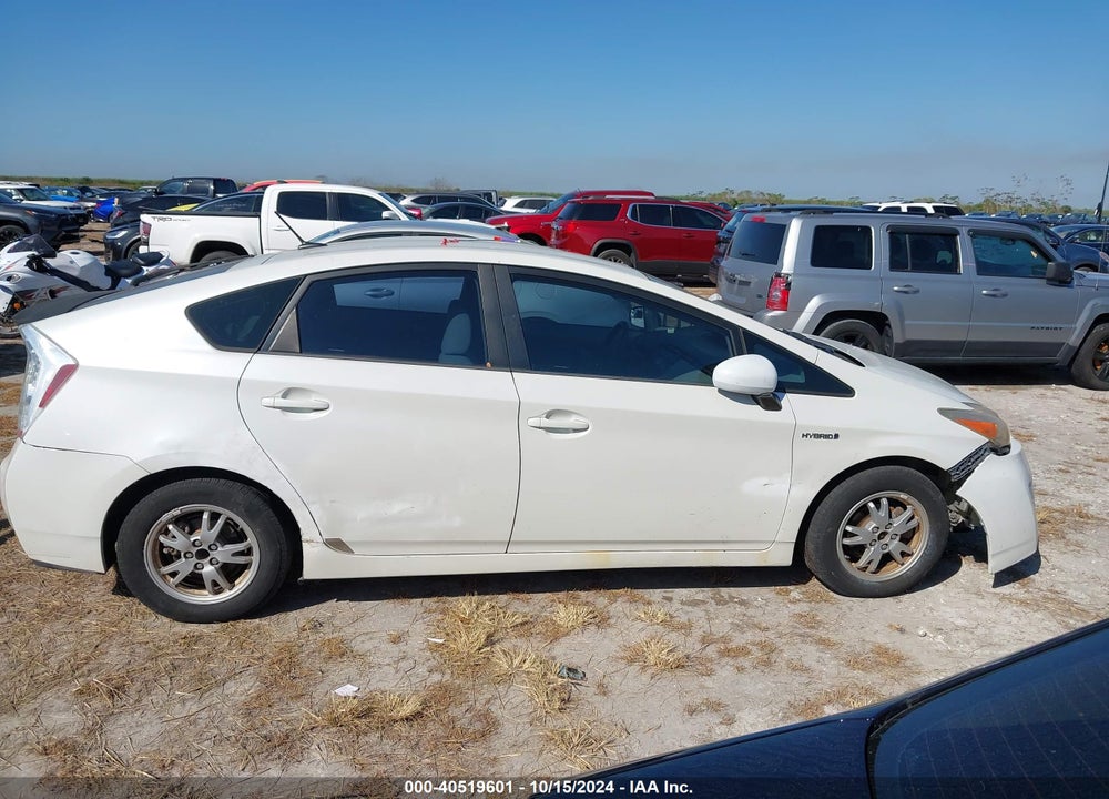 2011 TOYOTA PRIUS TWO VIN: JTDKN3DU6B0280115