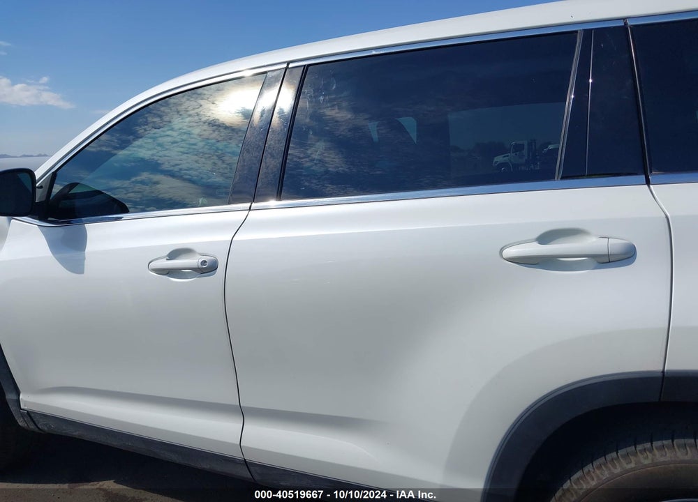 2019 TOYOTA HIGHLANDER LE VIN: 5TDZZRFH4KS366848