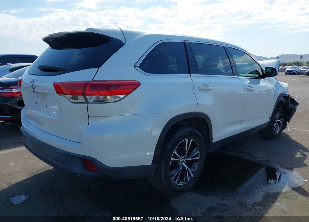2019 TOYOTA HIGHLANDER LE VIN: 5TDZZRFH4KS366848