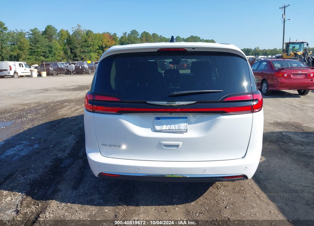 2024 CHRYSLER PACIFICA TOURING L VIN: 2C4RC1BG6RR129815