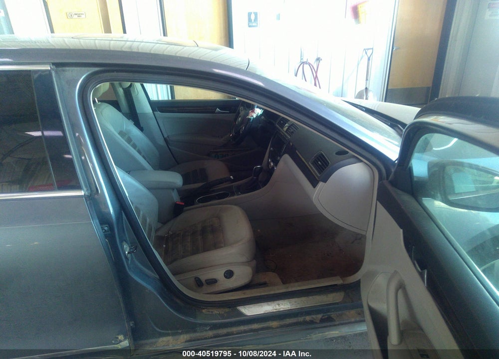 2014 VOLKSWAGEN PASSAT 2.0L TDI SEL PREMIUM VIN: 1VWCN7A33EC106946