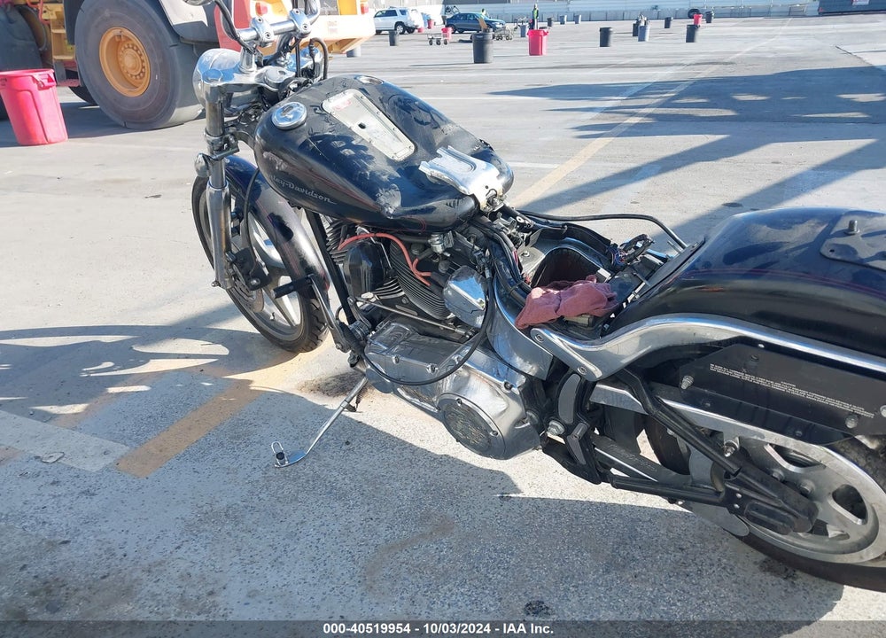 2000 HARLEY-DAVIDSON FXSTD VIN: 1HD1BSY67YY072599