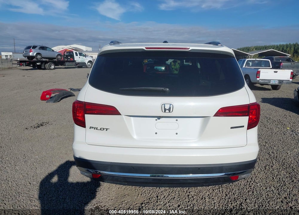 2017 HONDA PILOT TOURING VIN: 5FNYF5H94HB039253