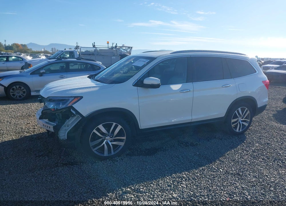 2017 HONDA PILOT TOURING VIN: 5FNYF5H94HB039253