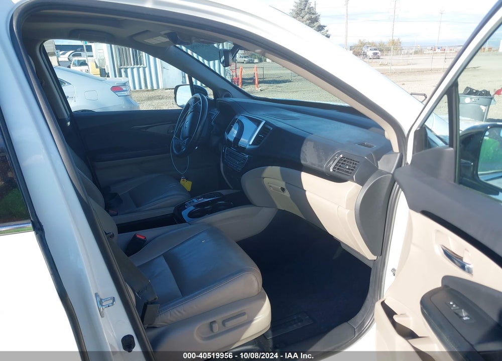2017 HONDA PILOT TOURING VIN: 5FNYF5H94HB039253