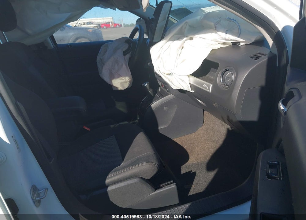 2015 JEEP COMPASS SPORT VIN: 1C4NJCBB1FD246673