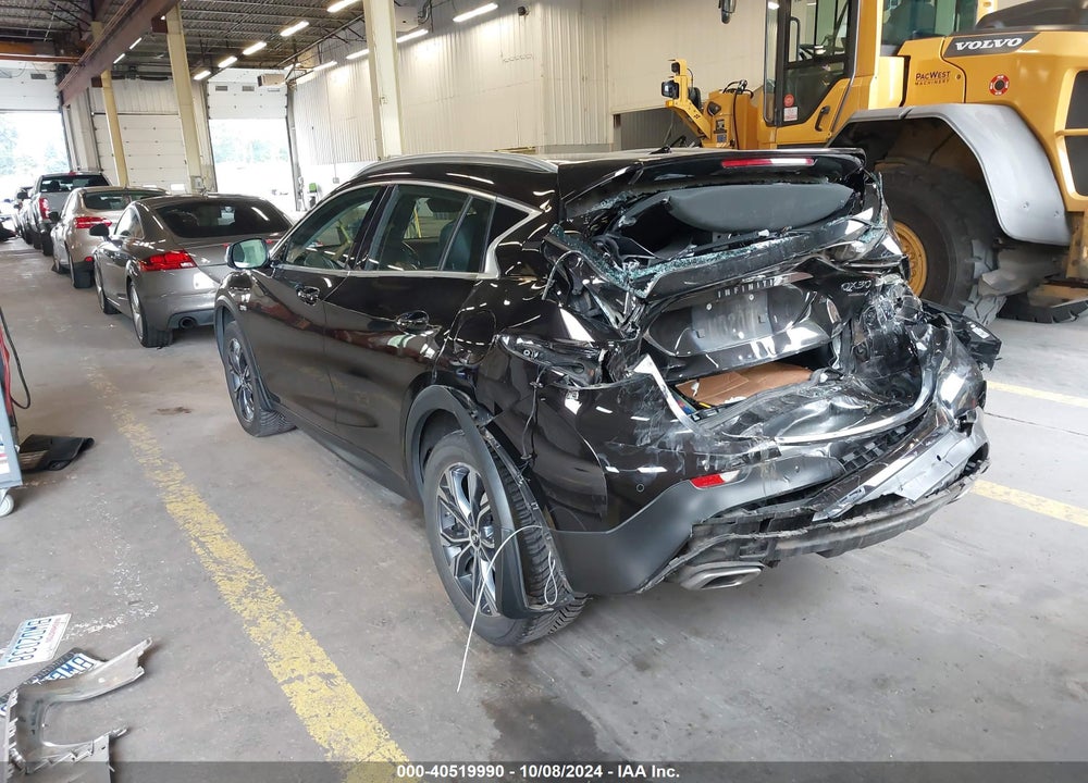 2018 INFINITI QX30 PREMIUM VIN: SJKCH5CR8JA048786