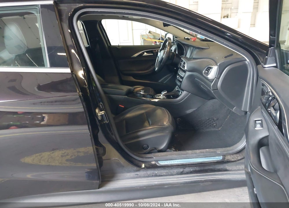 2018 INFINITI QX30 PREMIUM VIN: SJKCH5CR8JA048786