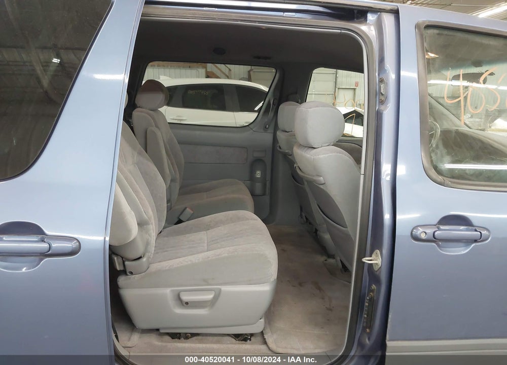 2000 TOYOTA SIENNA LE VIN: 4T3ZF13CXYU309547