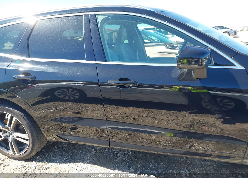 2018 VOLVO XC60 T5 MOMENTUM VIN: LYV102RKXJB117349