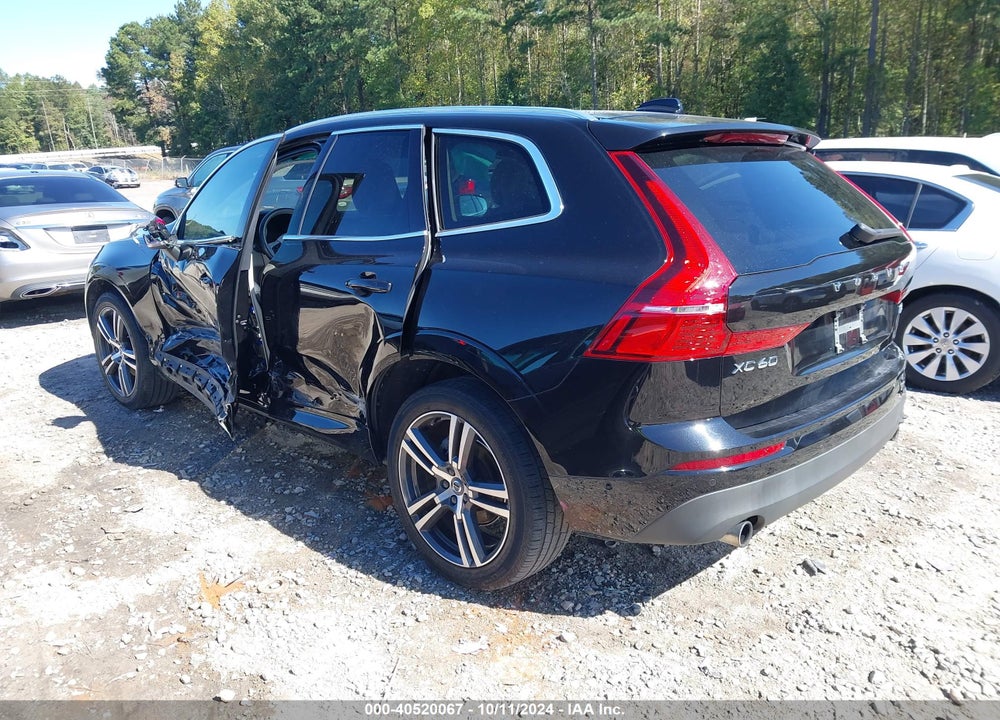 2018 VOLVO XC60 T5 MOMENTUM VIN: LYV102RKXJB117349