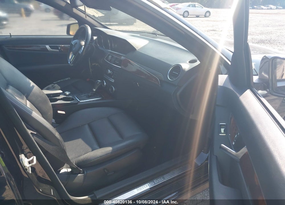 2012 MERCEDES-BENZ C 250 LUXURY/SPORT VIN: WDDGF4HB8CR209759