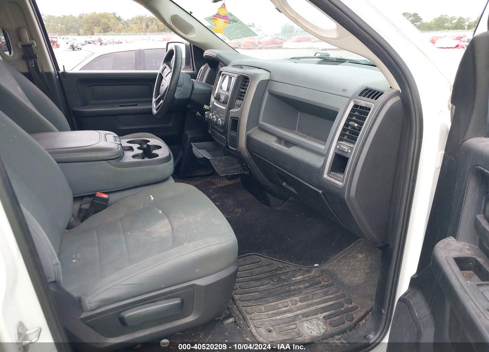 2018 RAM 1500 VIN: 1C6RR6FG1JS201763