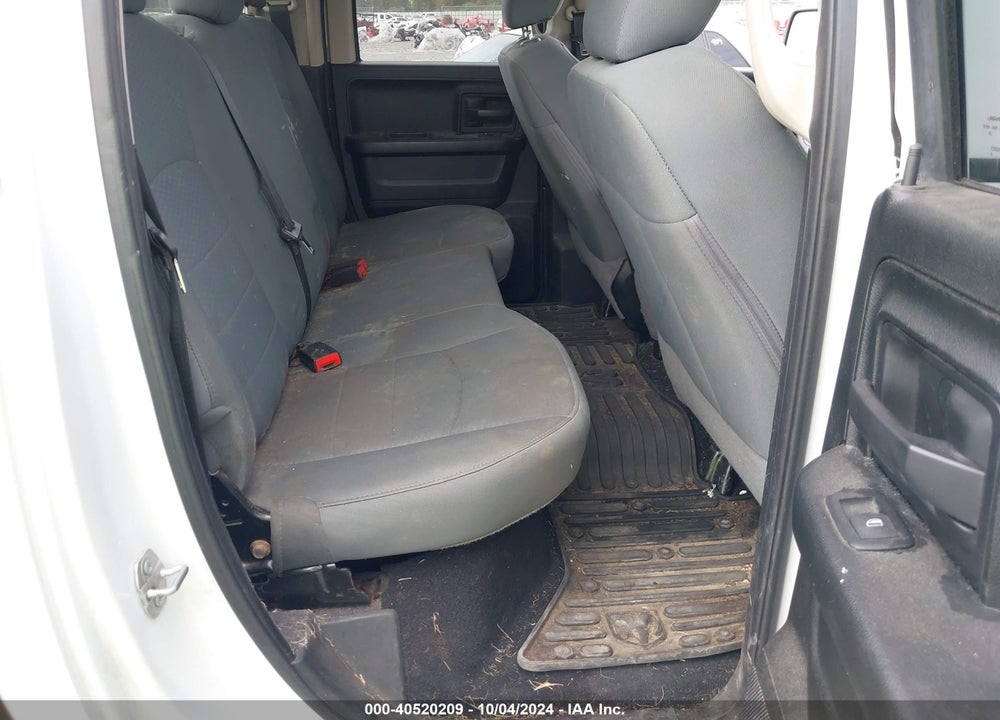 2018 RAM 1500 VIN: 1C6RR6FG1JS201763