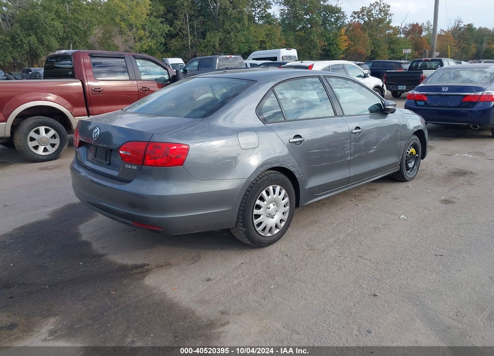 2012 VOLKSWAGEN JETTA 2.5L SE VIN: 3VWDP7AJ4CM118404