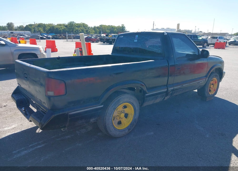 1997 CHEVROLET S-10 LS FLEETSIDE VIN: 1GCCS1444VK123676