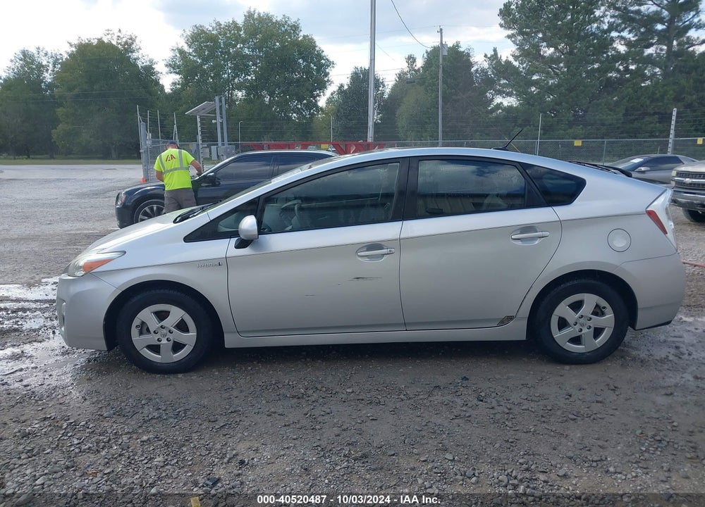 2011 TOYOTA PRIUS TWO VIN: JTDKN3DU8B1369212