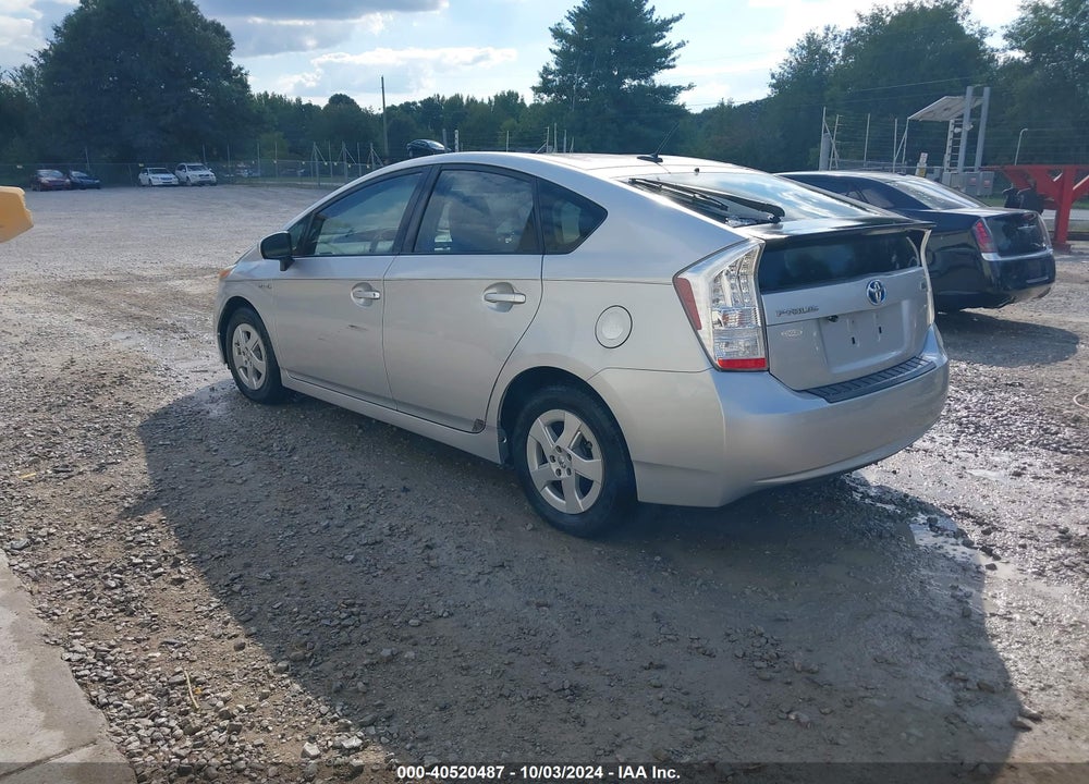2011 TOYOTA PRIUS TWO VIN: JTDKN3DU8B1369212