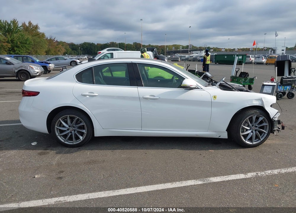 2017 ALFA ROMEO GIULIA AWD VIN: ZARFAEDN7H7551951