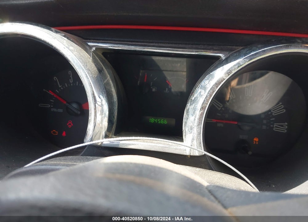 2005 FORD MUSTANG VIN: 1ZVFT84N555197566
