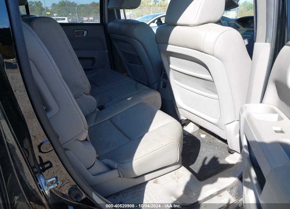 2011 HONDA PILOT EX-L VIN: 5FNYF4H53BB077829