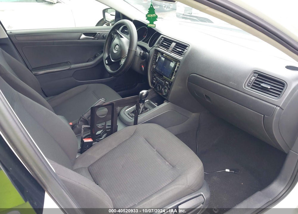 2015 VOLKSWAGEN JETTA 2.0L S VIN: 3VW2K7AJ1FM401854