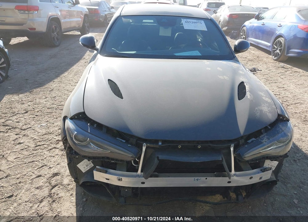 2017 ALFA ROMEO GIULIA VIN: ZARFAEAV6H7548513