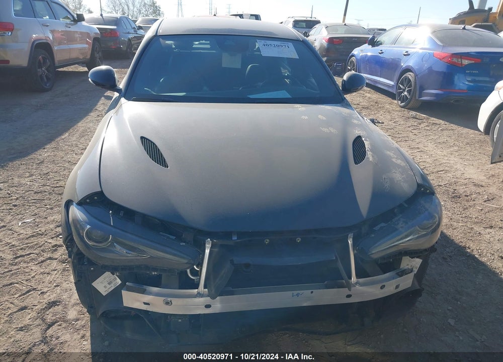 2017 ALFA ROMEO GIULIA VIN: ZARFAEAV6H7548513