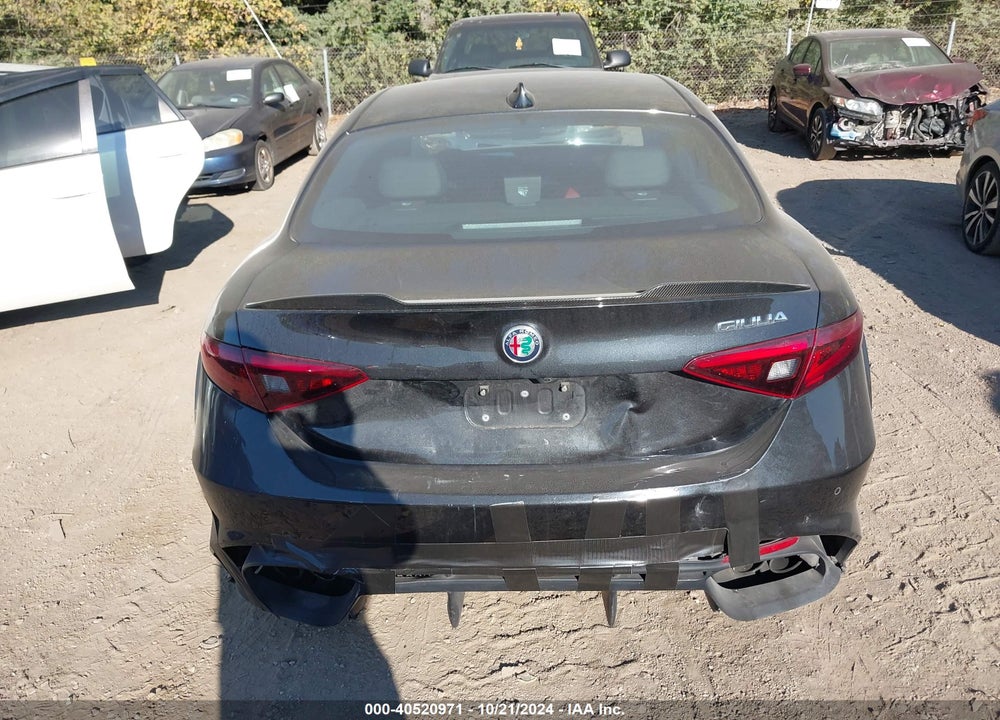 2017 ALFA ROMEO GIULIA VIN: ZARFAEAV6H7548513