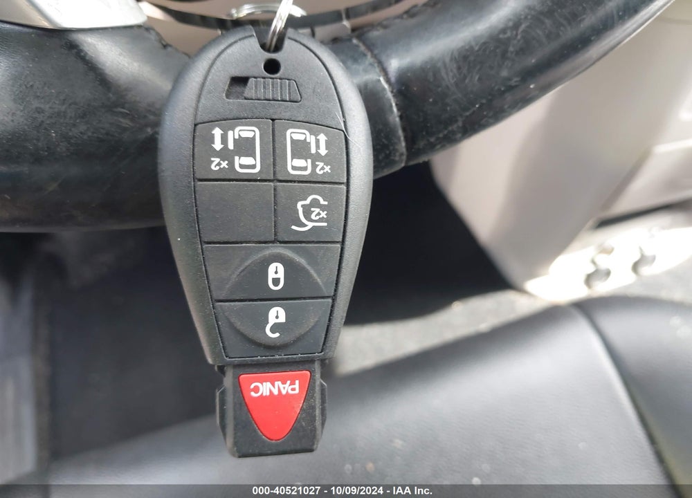 2014 CHRYSLER TOWN & COUNTRY TOURING VIN: 2C4RC1BG0ER126919