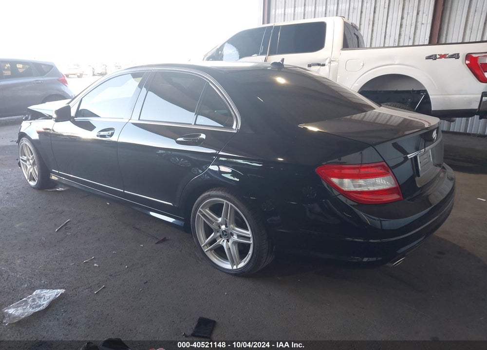 2010 MERCEDES-BENZ C 300 LUXURY/SPORT VIN: WDDGF5EB5AF372636