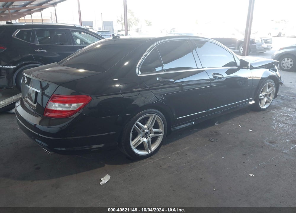 2010 MERCEDES-BENZ C 300 LUXURY/SPORT VIN: WDDGF5EB5AF372636