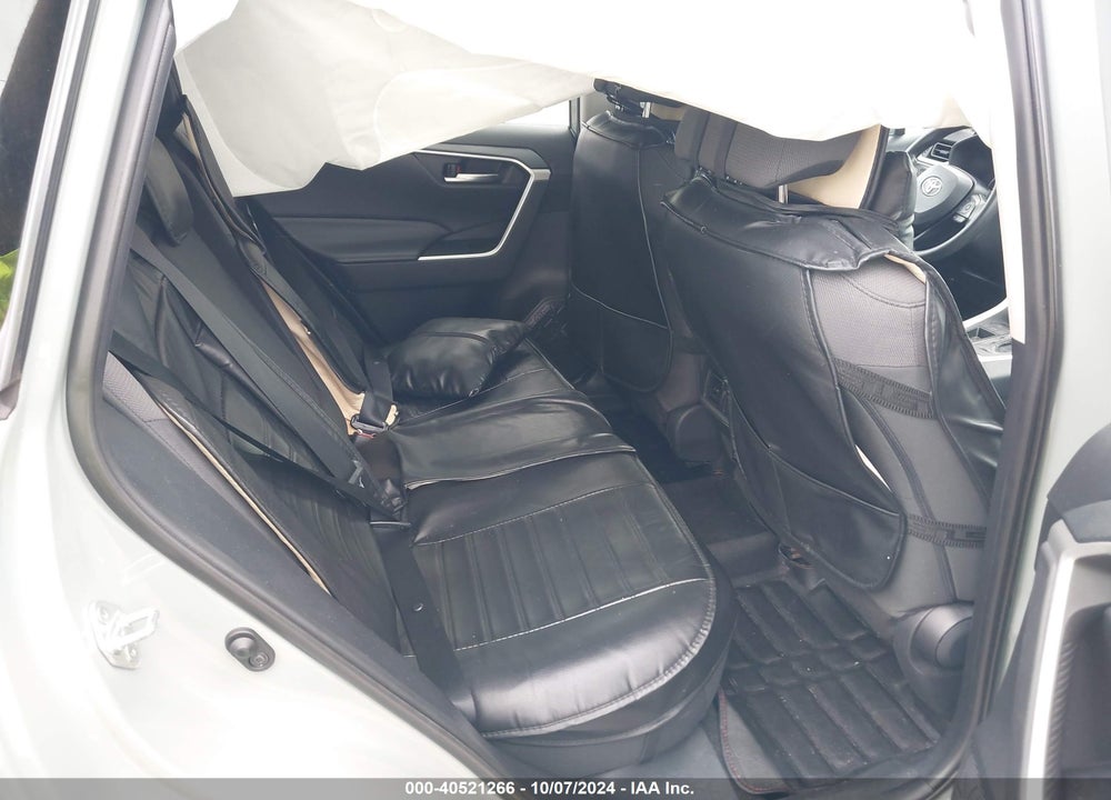 2019 TOYOTA RAV4 XLE VIN: 2T3W1RFV9KW037691