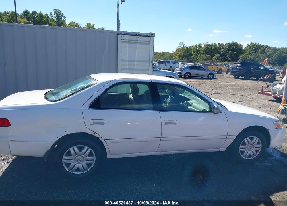 2000 TOYOTA CAMRY LE V6 VIN: 4T1BF22K0YU938582
